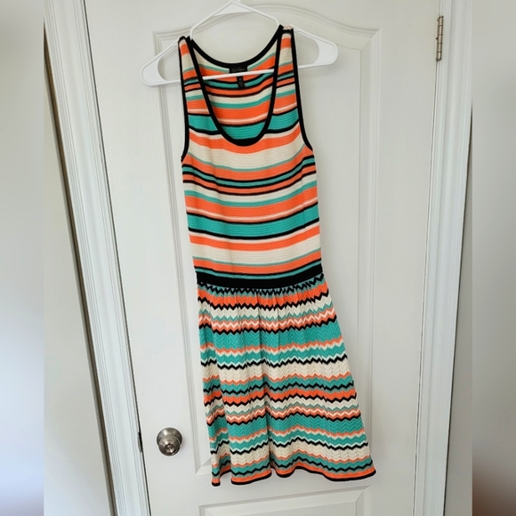 Jessica Simpson dress - Picture 3 of 8